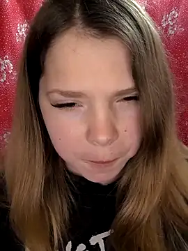 Snapshot of Zuli_Kiska chatting on March 2026 07:31:02 PM Zuli Kiska online show from March 2026 07:31:02 PM