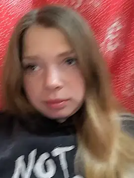 Snapshot of Zuli_Kiska chatting on May 2026 03:34:01 AM Zuli Kiska online show from May 2026 03:34:01 AM