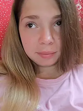 Snapshot of Zuli_Kiska chatting on July 2026 06:31:01 AM Zuli Kiska online show from July 2026 06:31:01 AM