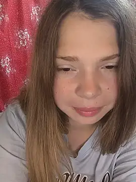 Snapshot of Zuli_Kiska chatting on July 2026 05:37:01 AM Zuli Kiska online show from July 2026 05:37:01 AM