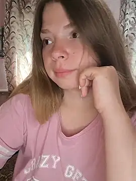 Snapshot of Zuli_Kiska chatting on July 2026 06:28:01 AM Zuli Kiska online show from July 2026 06:28:01 AM