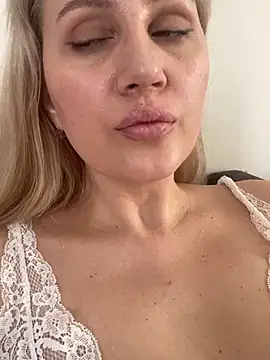 YourBlondee online show from March 2025 06:48:02 AM