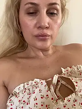 YourBlondee online show from April 2026 06:41:02 AM