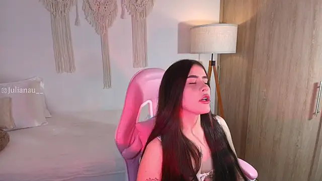 iriswest  online show from December 2025 12:07:01 AM