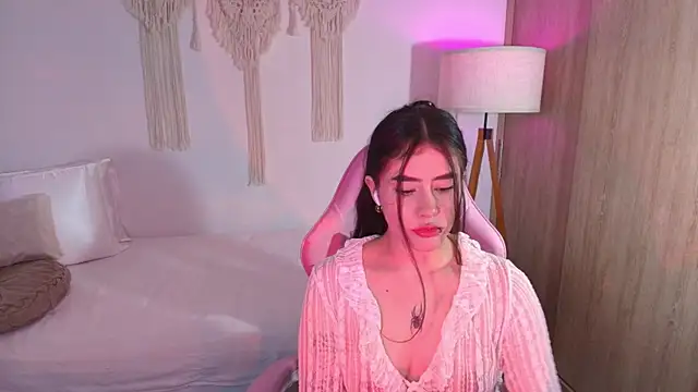 iriswest  online show from December 2025 11:36:02 PM