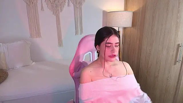 iriswest  online show from December 2025 12:51:01 AM