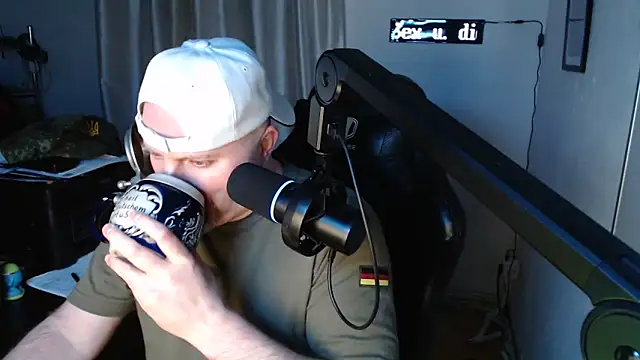 DerPornoPete online show from December 2024 12:40:02 AM