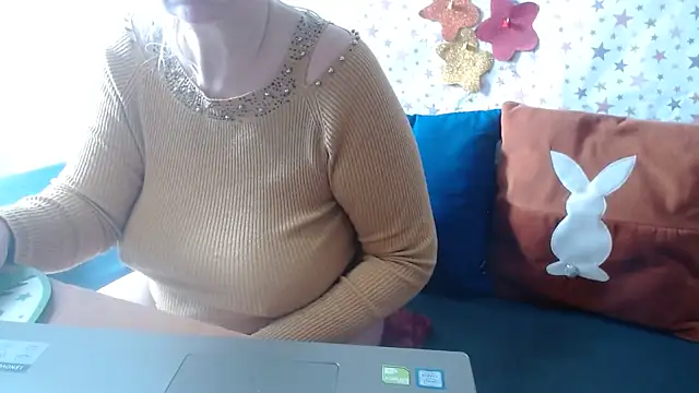 Snapshot of QueenLana chatting on April 2026 06:38:02 AM QueenLana online show from April 2026 06:38:02 AM