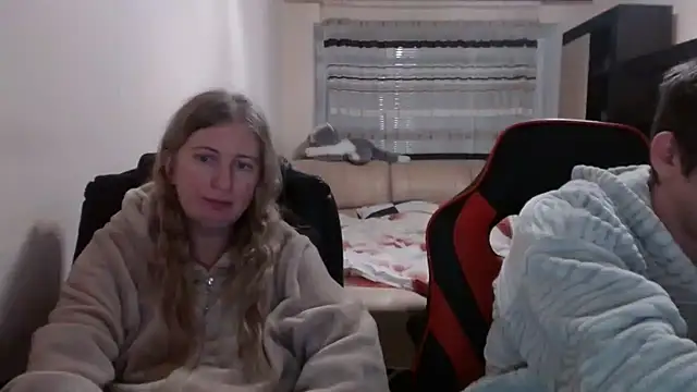 Snapshot of PeterAndJen chatting on February 2025 08:25:01 PM PeterAndJen online show from February 2025 08:25:01 PM
