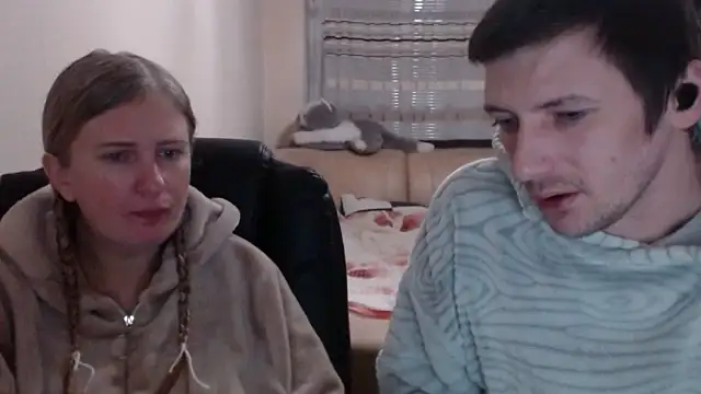 Snapshot of PeterAndJen chatting on February 2025 08:00:02 PM PeterAndJen online show from February 2025 08:00:02 PM