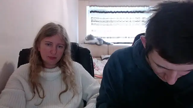 Snapshot of PeterAndJen chatting on February 2025 10:20:02 AM PeterAndJen online show from February 2025 10:20:02 AM