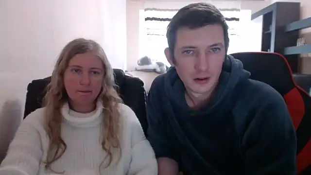 Snapshot of PeterAndJen chatting on March 2025 10:45:01 AM PeterAndJen online show from March 2025 10:45:01 AM