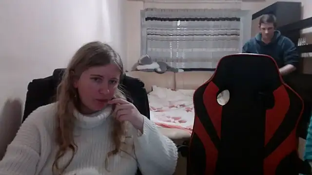 Snapshot of PeterAndJen chatting on March 2025 08:21:02 PM PeterAndJen online show from March 2025 08:21:02 PM