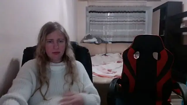 Snapshot of PeterAndJen chatting on March 2025 10:35:01 AM PeterAndJen online show from March 2025 10:35:01 AM