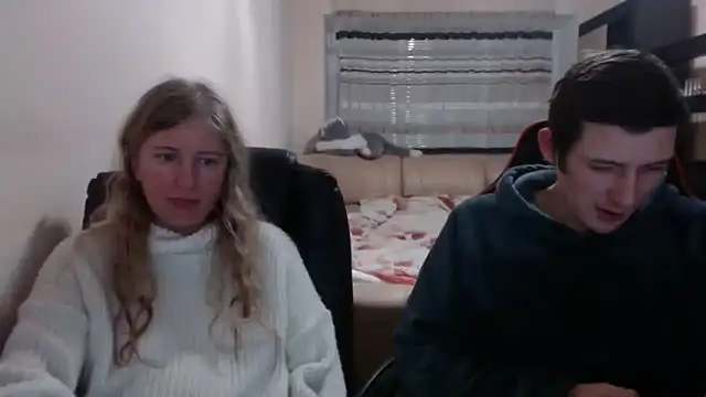 Snapshot of PeterAndJen chatting on March 2025 06:37:01 AM PeterAndJen online show from March 2025 06:37:01 AM