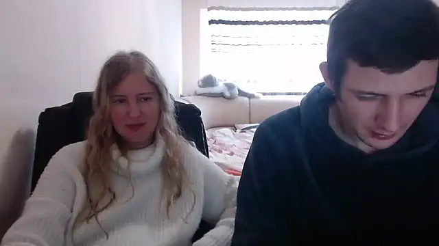 Snapshot of PeterAndJen chatting on March 2025 03:53:01 PM PeterAndJen online show from March 2025 03:53:01 PM