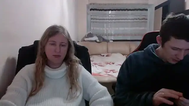 Snapshot of PeterAndJen chatting on March 2025 06:55:01 PM PeterAndJen online show from March 2025 06:55:01 PM