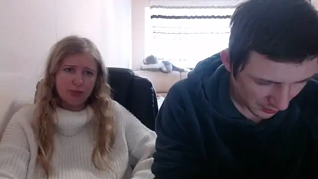 Snapshot of PeterAndJen chatting on March 2025 12:00:01 PM PeterAndJen online show from March 2025 12:00:01 PM