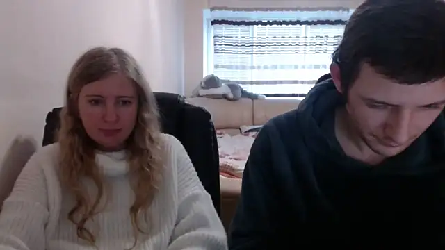 Snapshot of PeterAndJen chatting on March 2025 07:03:01 AM PeterAndJen online show from March 2025 07:03:01 AM