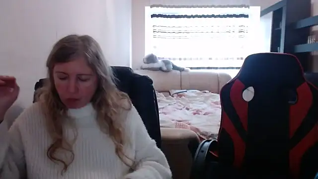 Snapshot of PeterAndJen chatting on March 2025 10:09:01 AM PeterAndJen online show from March 2025 10:09:01 AM