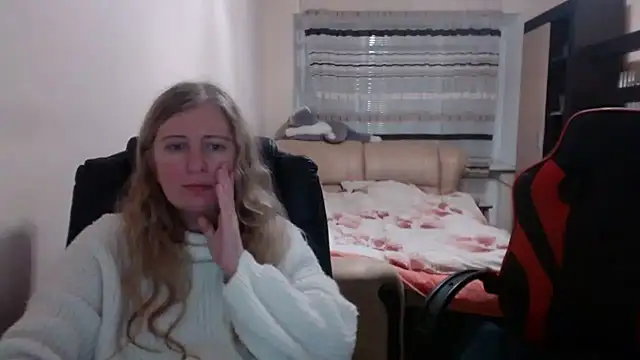 Snapshot of PeterAndJen chatting on March 2025 09:09:02 PM PeterAndJen online show from March 2025 09:09:02 PM