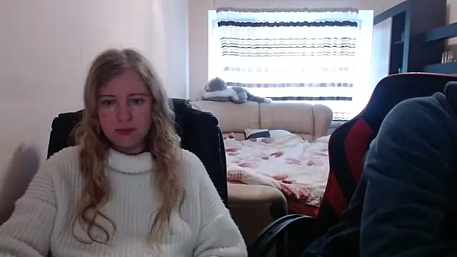 Snapshot of PeterAndJen chatting on March 2025 01:07:01 PM PeterAndJen online show from March 2025 01:07:01 PM