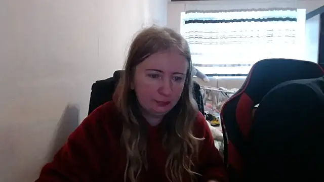 Snapshot of PeterAndJen chatting on November 2025 10:47:01 AM PeterAndJen online show from November 2025 10:47:01 AM