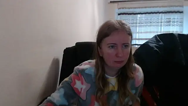 Snapshot of PeterAndJen chatting on December 2025 07:15:02 AM PeterAndJen online show from December 2025 07:15:02 AM