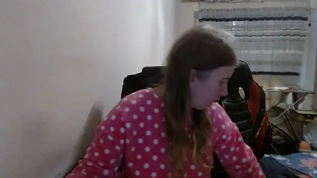 Snapshot of PeterAndJen chatting on January 2026 07:38:02 PM PeterAndJen online show from January 2026 07:38:02 PM