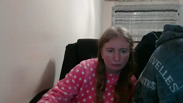 Snapshot of PeterAndJen chatting on January 2026 07:49:02 PM PeterAndJen online show from January 2026 07:49:02 PM