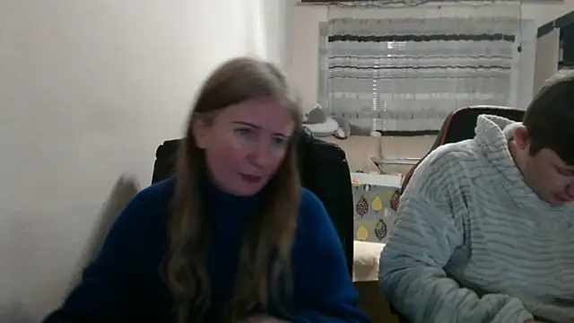 Snapshot of PeterAndJen chatting on January 2026 09:20:01 PM PeterAndJen online show from January 2026 09:20:01 PM