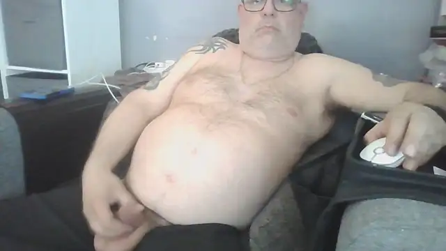 Snapshot of Naturistmale45 chatting on April 2026 05:30:01 PM Naturistmale45 online show from April 2026 05:30:01 PM