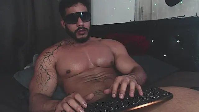 Snapshot of Artemis_Kazttman chatting on December 2024 01:33:01 PM Artemis Kazttman online show from December 2024 01:33:01 PM