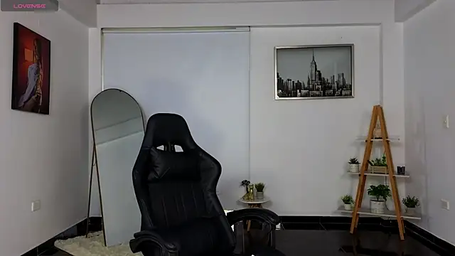 bella  adams online show from September 2025 01:12:02 PM