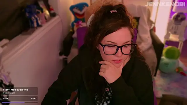 JennKenobi online show from September 2025 02:29:02 PM