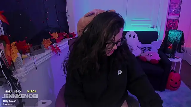 JennKenobi online show from October 2025 02:40:01 PM