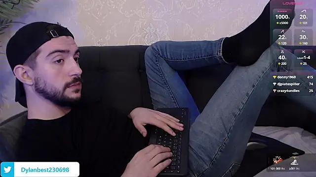 Snapshot of Dylan_Best chatting on February 2025 03:59:01 PM Dylan Best online show from February 2025 03:59:01 PM