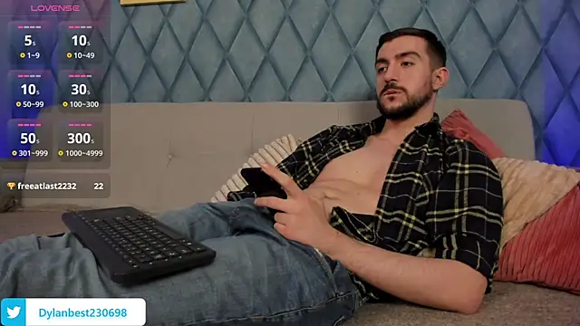 Snapshot of Dylan_Best chatting on March 2025 02:25:02 AM Dylan Best online show from March 2025 02:25:02 AM