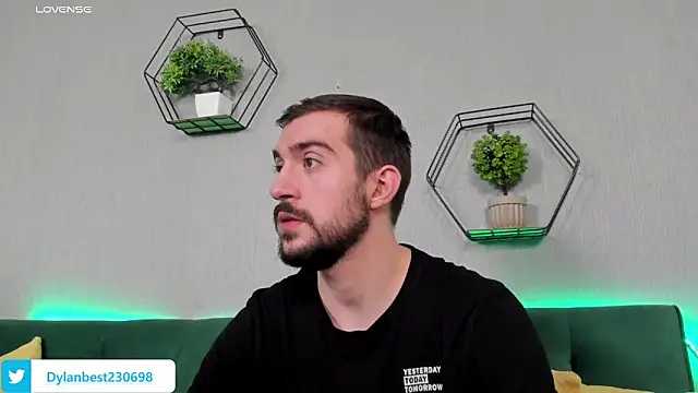 Dylan Best online show from November 2025 10:54:01 PM