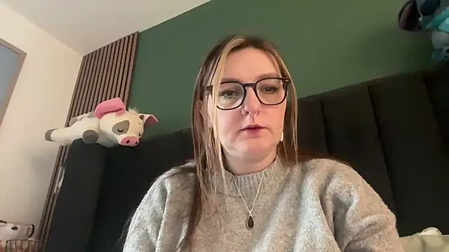 short sweetpea online show from February 2026 02:53:02 PM