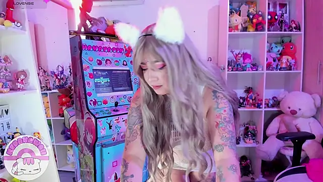 Snapshot of meda_kawaii_ chatting on February 2025 01:00:02 PM meda kawaii online show from February 2025 01:00:02 PM