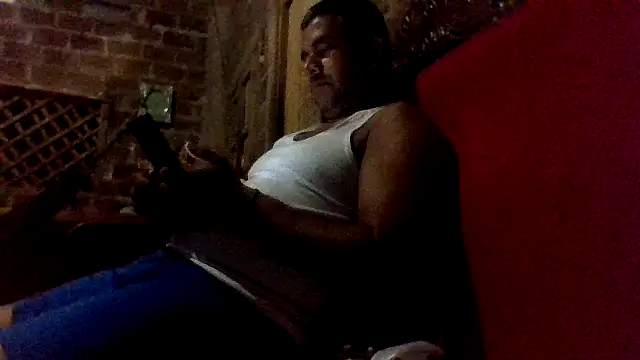 Snapshot of axomen chatting on June 2026 04:05:01 AM axomen online show from June 2026 04:05:01 AM