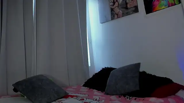 Sarah Jhonson online show from November 2025 01:26:02 PM