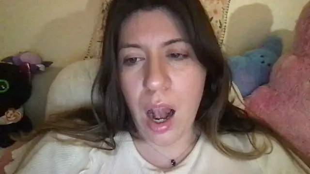 Snapshot of HYPHYtype chatting on October 2025 03:47:02 AM HYPHYtype online show from October 2025 03:47:02 AM