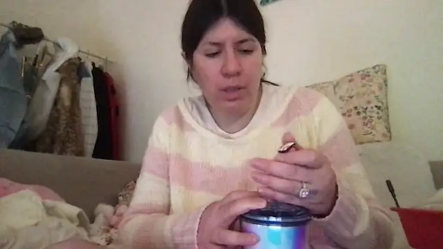 Snapshot of HYPHYtype chatting on November 2025 09:31:01 PM HYPHYtype online show from November 2025 09:31:01 PM