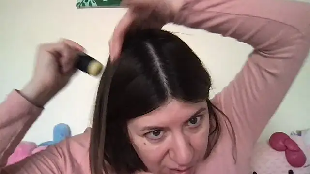 Snapshot of HYPHYtype chatting on November 2025 09:15:01 PM HYPHYtype online show from November 2025 09:15:01 PM