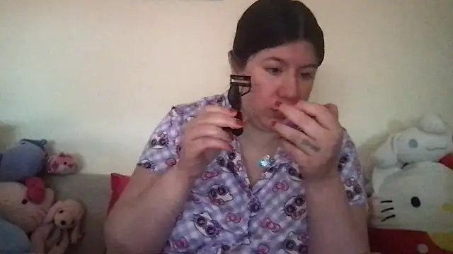 Snapshot of HYPHYtype chatting on June 2026 08:42:02 PM HYPHYtype online show from June 2026 08:42:02 PM