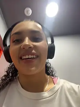 Snapshot of Lucy_Marin chatting on May 2026 04:25:02 PM Lucy Marin online show from May 2026 04:25:02 PM