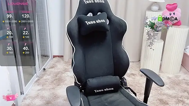 Happy Kitty online show from February 2025 06:43:02 PM