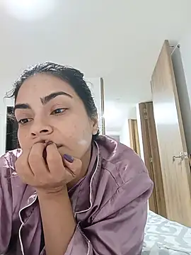 Snapshot of Ivanna2 chatting on May 2026 11:01:04 PM Ivanna2 online show from May 2026 11:01:04 PM